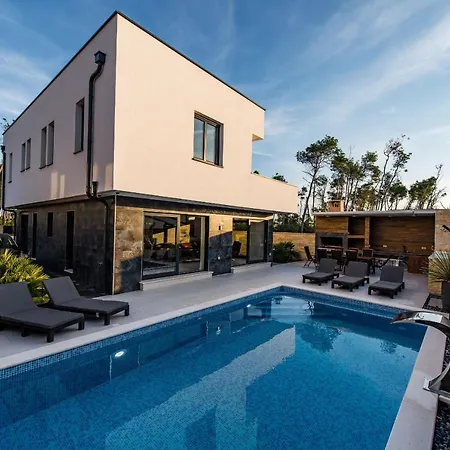Villa Ela