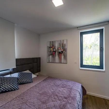 Ela Villa